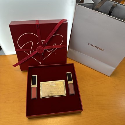 【现货付款即发】TF新品黑金唇釉 129欢愉 123浴火 121入戏 正品