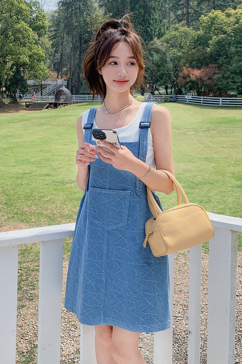 2023夏季女士连衣裙宽松吊带无袖牛仔显瘦背带裙休闲宽松显瘦短裙,女装连衣裙,铱本正襟