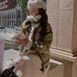 已爆货源充足羊羔绒加厚女士学生宽松外套P185K268,女装皮草,铱本正襟