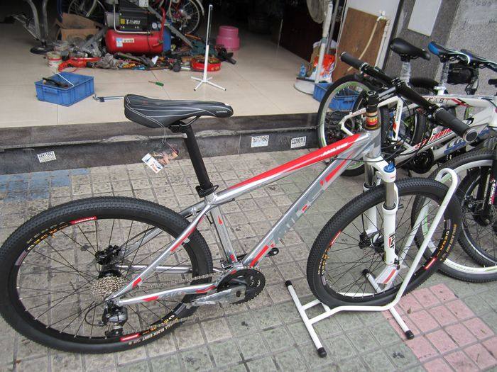 miles里程山地自行车27速全铝合金超轻车架shimano m430大套油刹