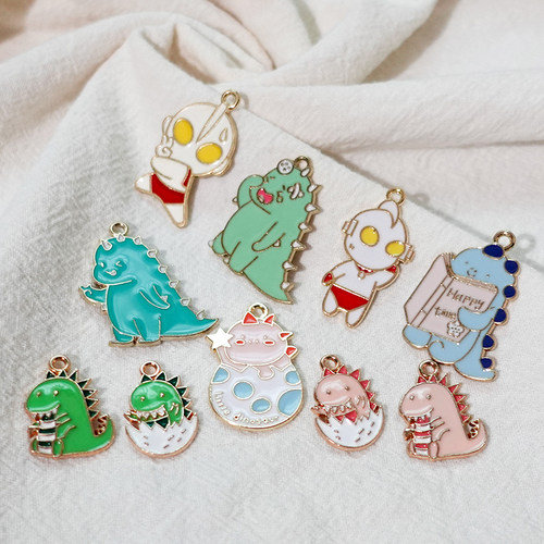 奥特曼打小怪兽创意手链饰品配件