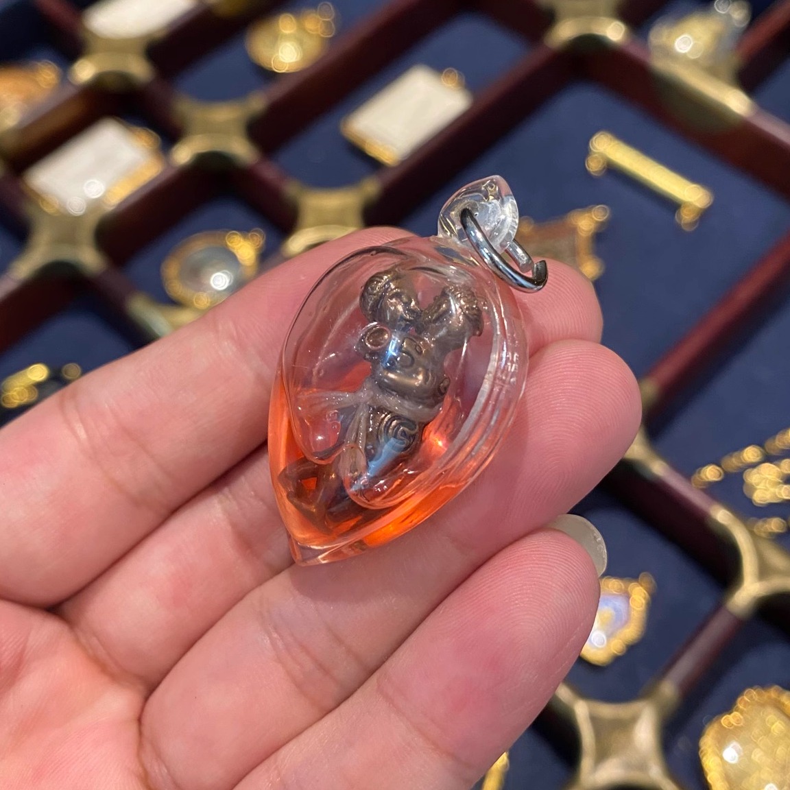 泰国特色佛牌 阿赞苏斌 男女燕通 吊坠挂饰首饰项链钥匙扣 玫瑰油