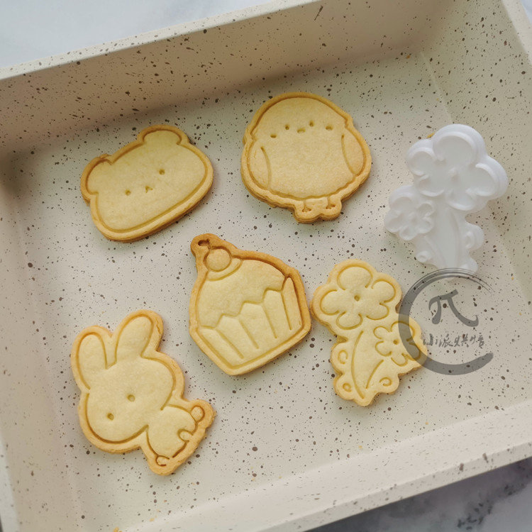 61儿童节卡通兔子熊花饼干模具曲奇印模六一家用烘焙DIY中式白色