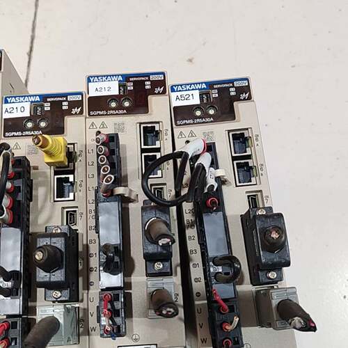 可维修SGPMS-2R5A30A，450W，220V，安川伺服驱动器