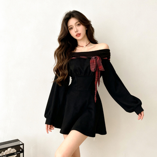 特别漂亮掐腰小裙子赫本风2025绝美一字肩小黑裙宴会连衣裙秋冬女