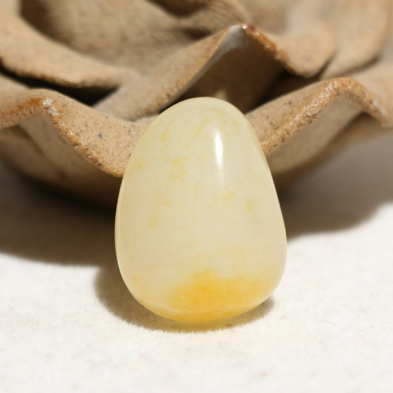 淡黄皮3.72克白玉戒面挂件吊坠手链籽和田玉籽料原石原料