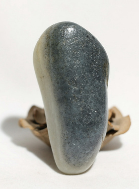 黑白分明73.2克青花把件手玩件和田玉籽料原石原料天然真皮籽玉