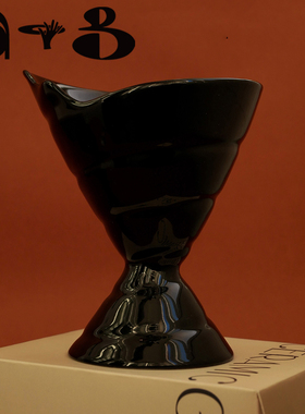 telos |手工限定 shell扭曲黑色陶瓷海螺高脚杯红酒杯 酸奶杯