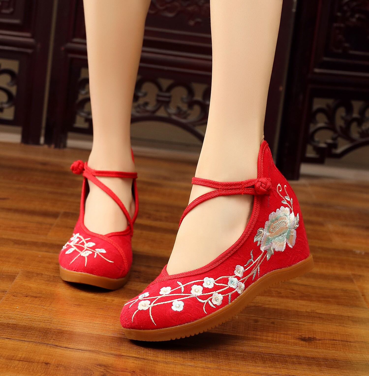 2018中国风老北京绣花鞋提花棉民族风搭扣内增高女鞋新娘高跟鞋