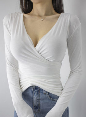 当天发 韩国 YS529偏爱性感风~深V领紧身打底长袖T恤女