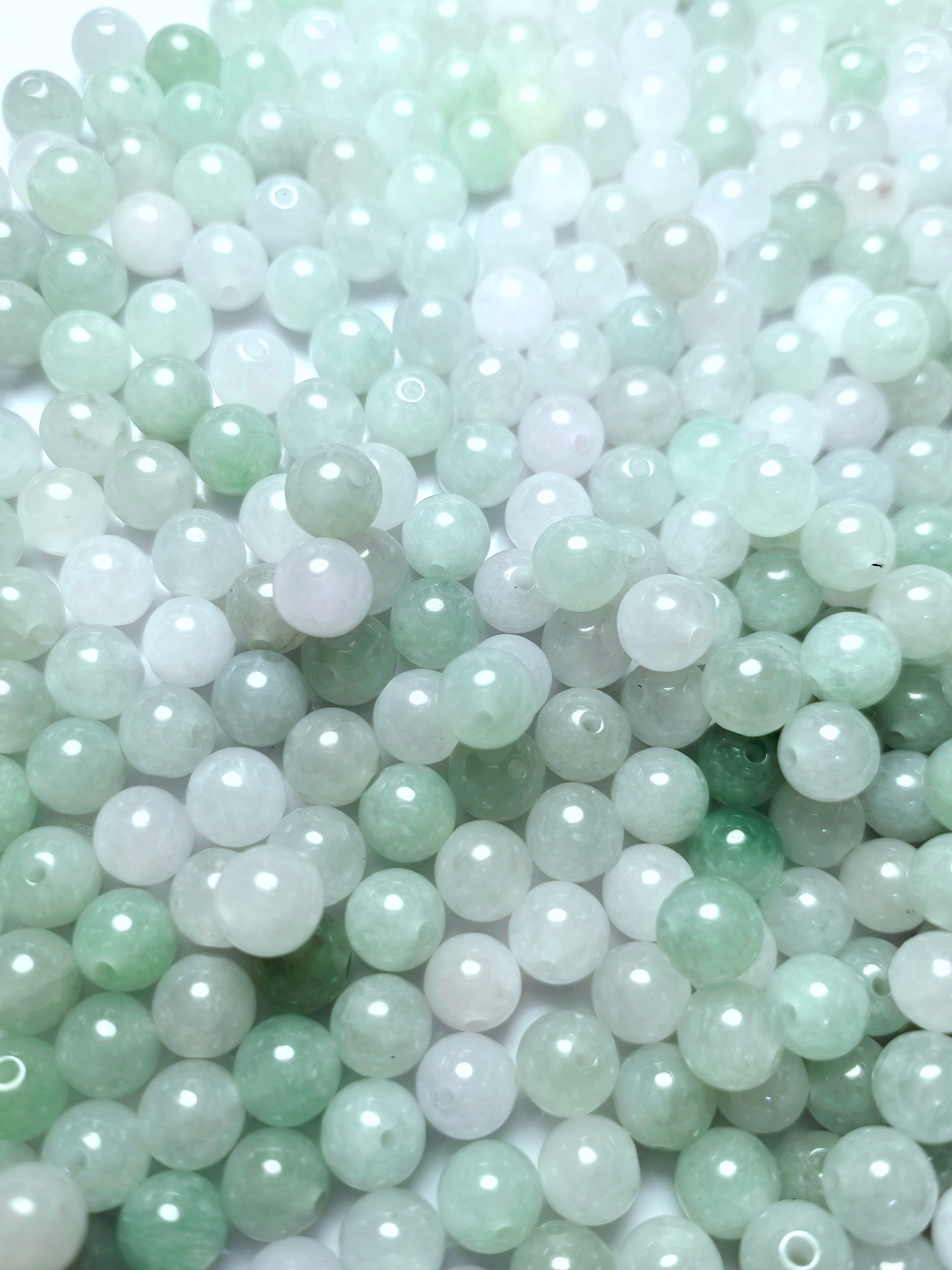 缅甸A货翡翠卡7mm冰绿白散珠