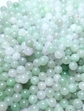 缅甸A货翡翠卡7mm冰绿白散珠