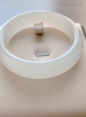 58.2圈口白玉平安镯和田玉梧桐