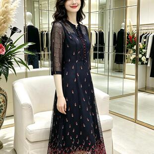 2026 秋季新款气质网纱刺绣连衣裙女中袖收腰显瘦中长款碎花裙子