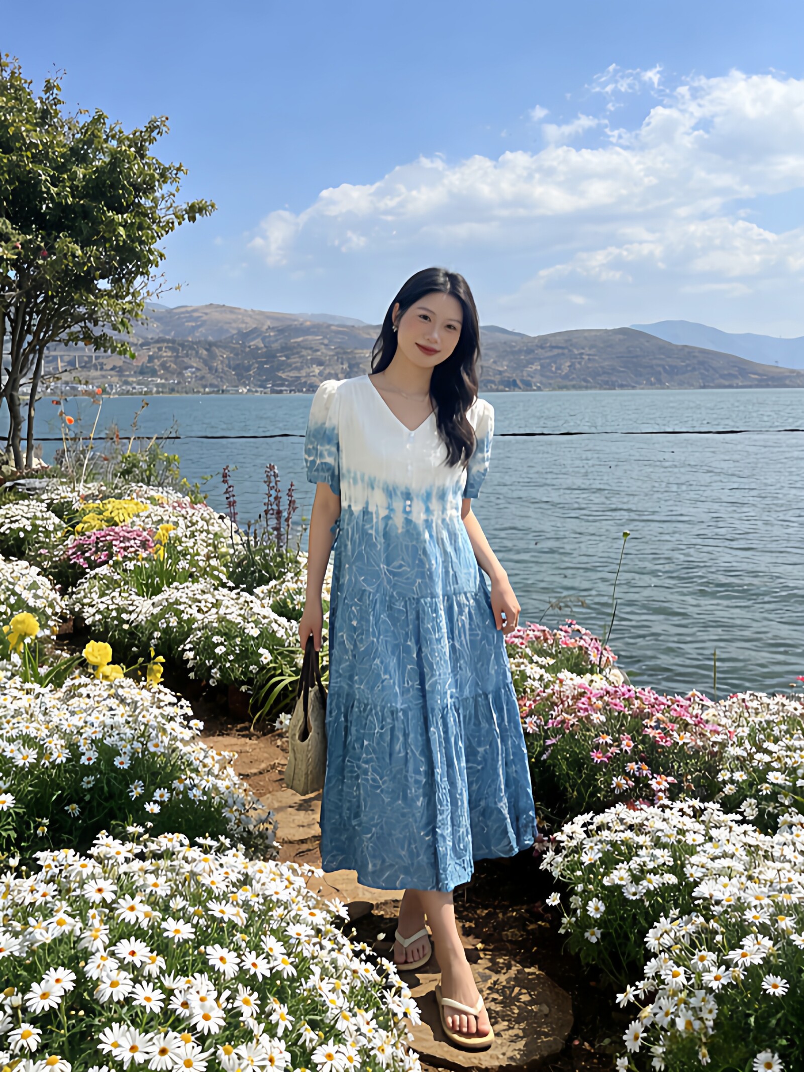 云南扎染v领连衣裙短袖女2026新款春夏季收腰裙子百搭过膝长裙夏