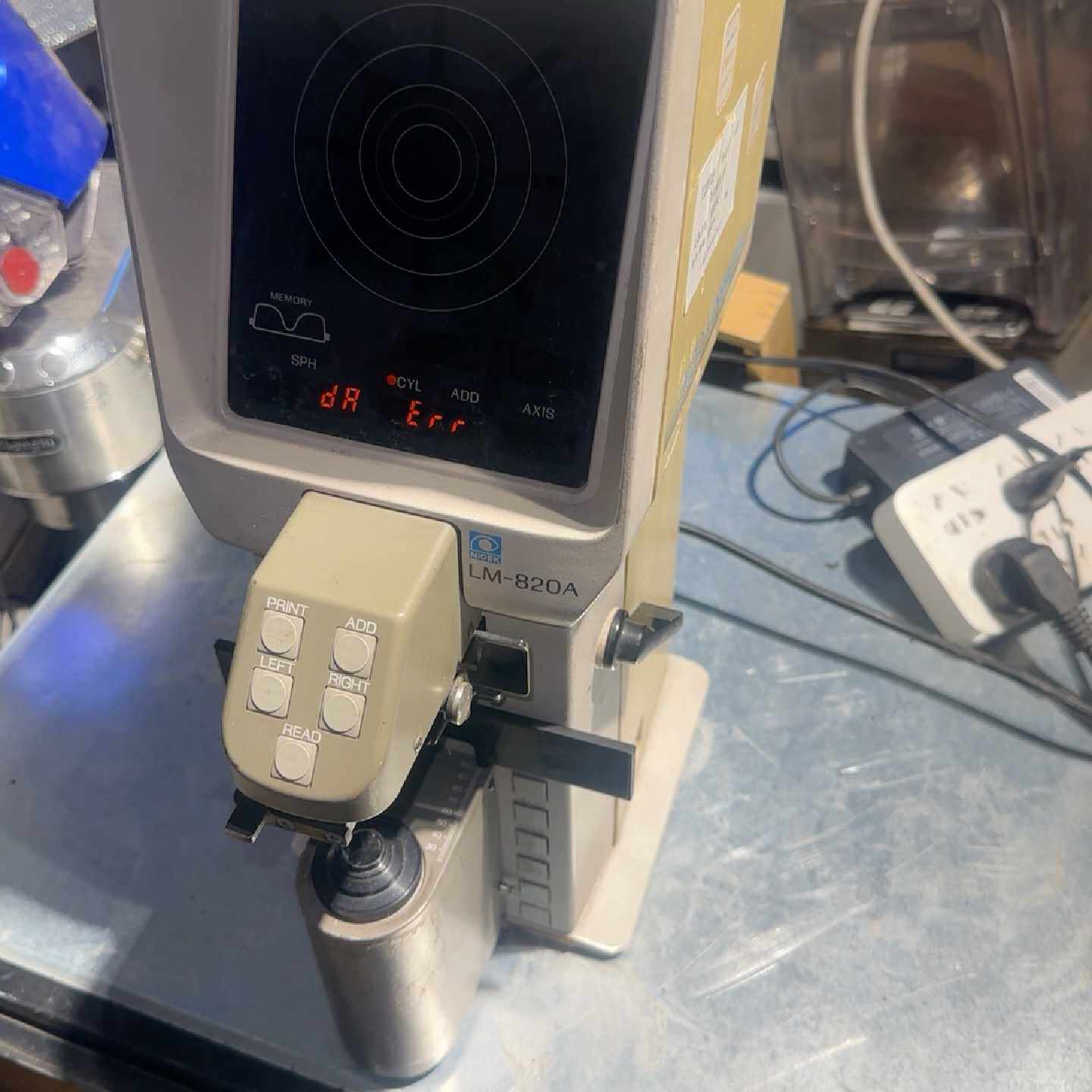 尼德克LM820A焦度计.日本原装.能通电如图实物图拍摄