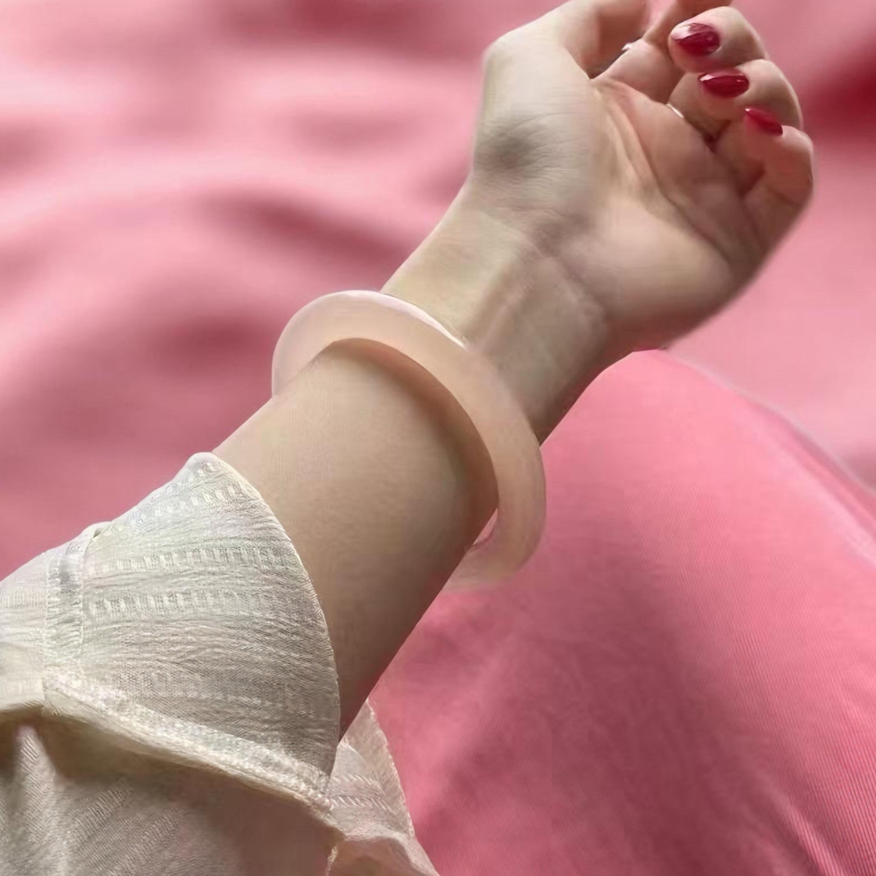 天然阿富汗玉手镯西柚藕粉少女款