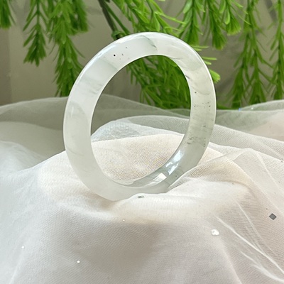 手镯天山翠正圈51内径冰透飘花镯子宽条国风中式玉镯闺蜜妈女友35