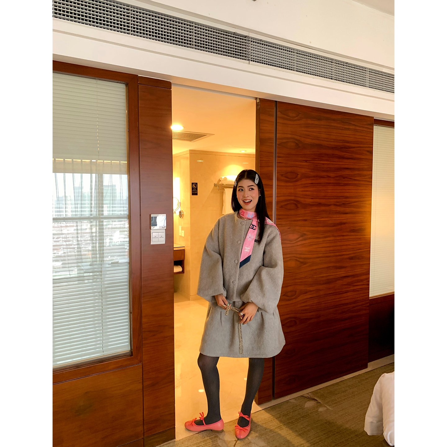 今屿花花  tefamani 12月08日20:00点上新  灰色套装女