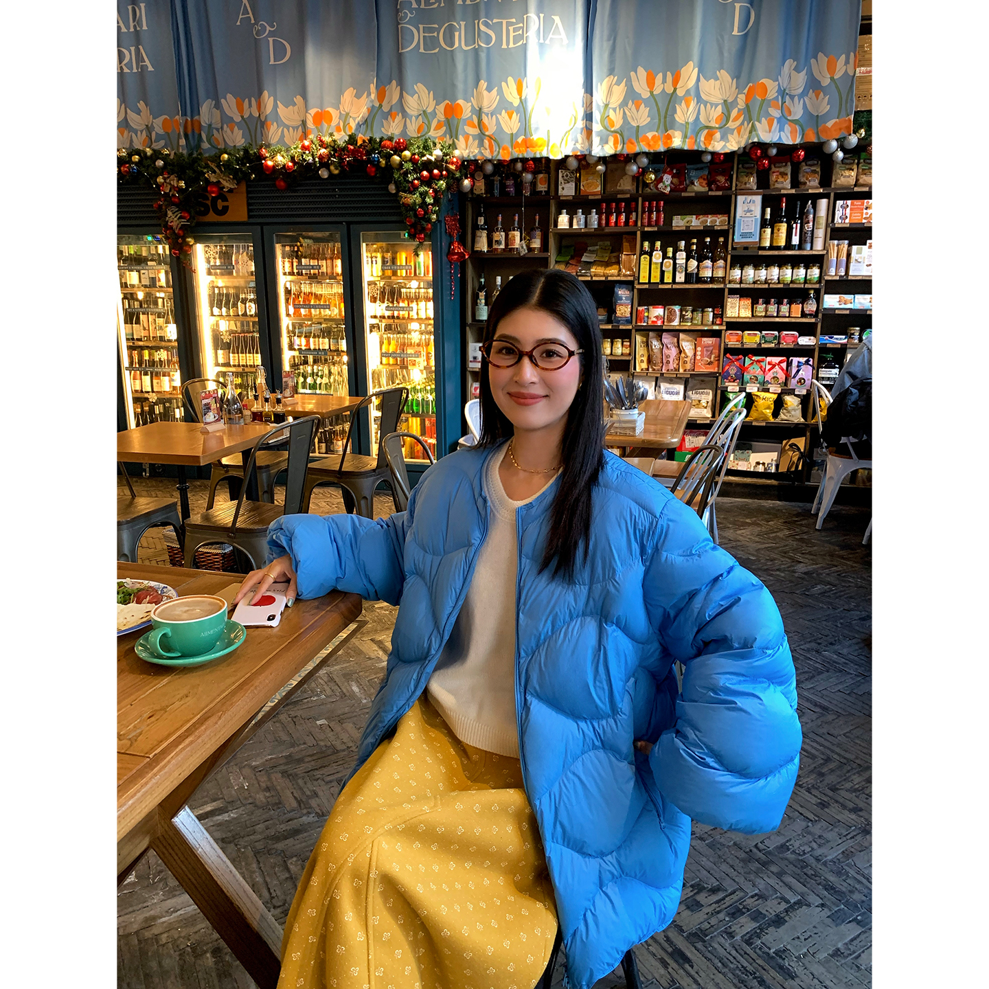 今屿花花  tefamani 12月08日20:00点上新  蓝色白鸭绒羽绒服女