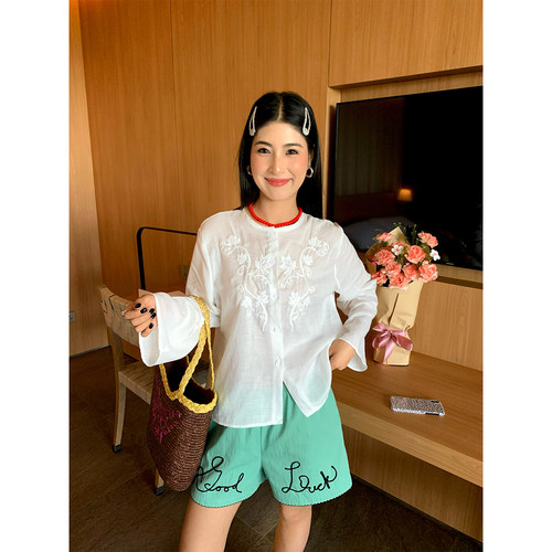 今屿花花长袖苎麻刺绣衬衫女