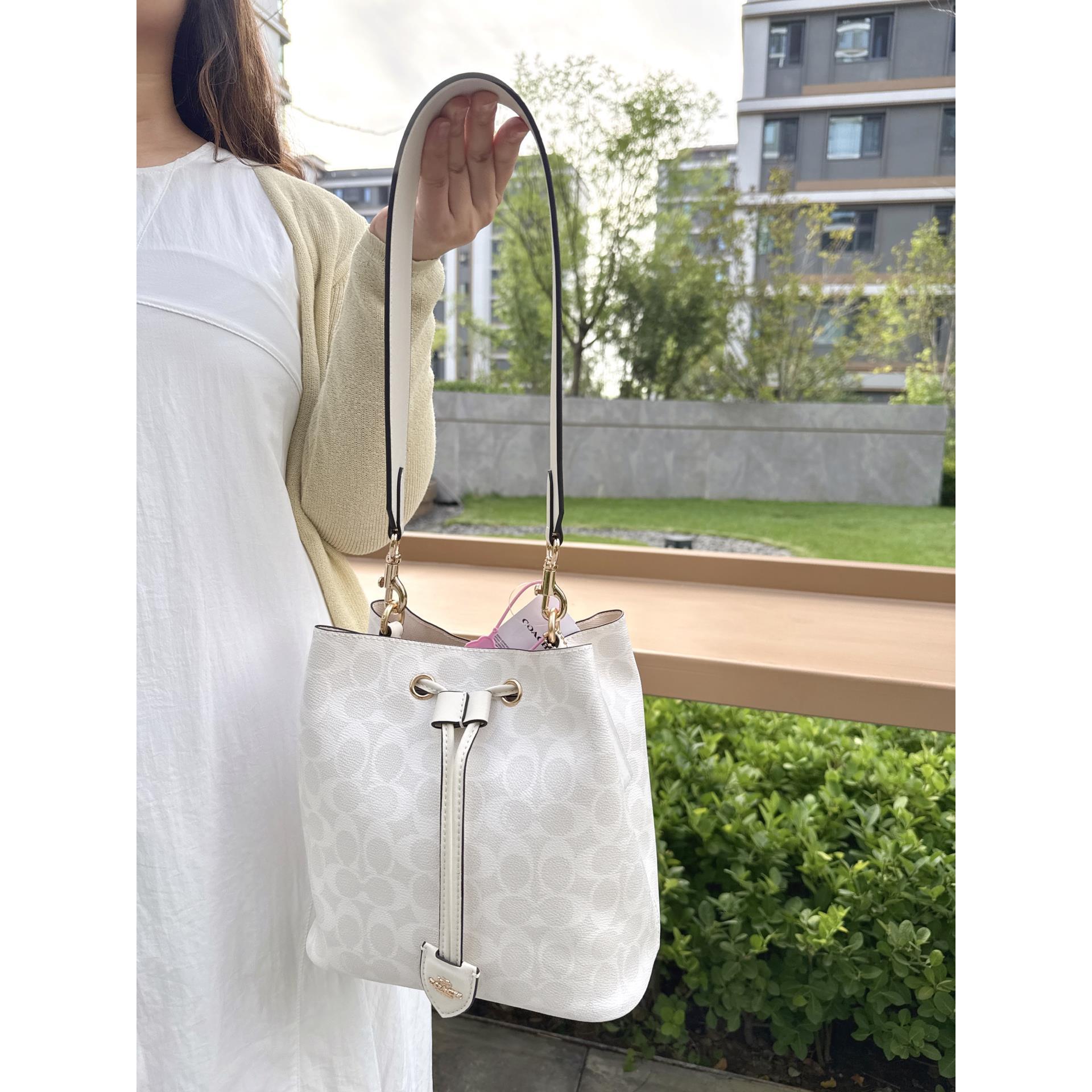 宝藏级牛货 Rowan22新款水桶包手提Georgie复古拼色斜挎包女包102