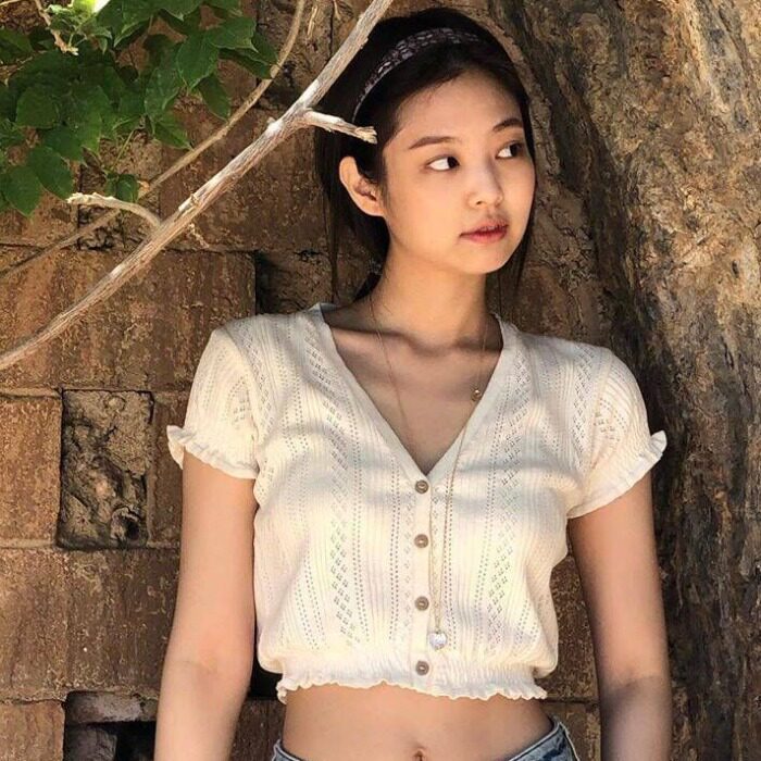 jennie金智妮同款米白色v领镂空针织衫修身显瘦短款露脐上衣T恤薄