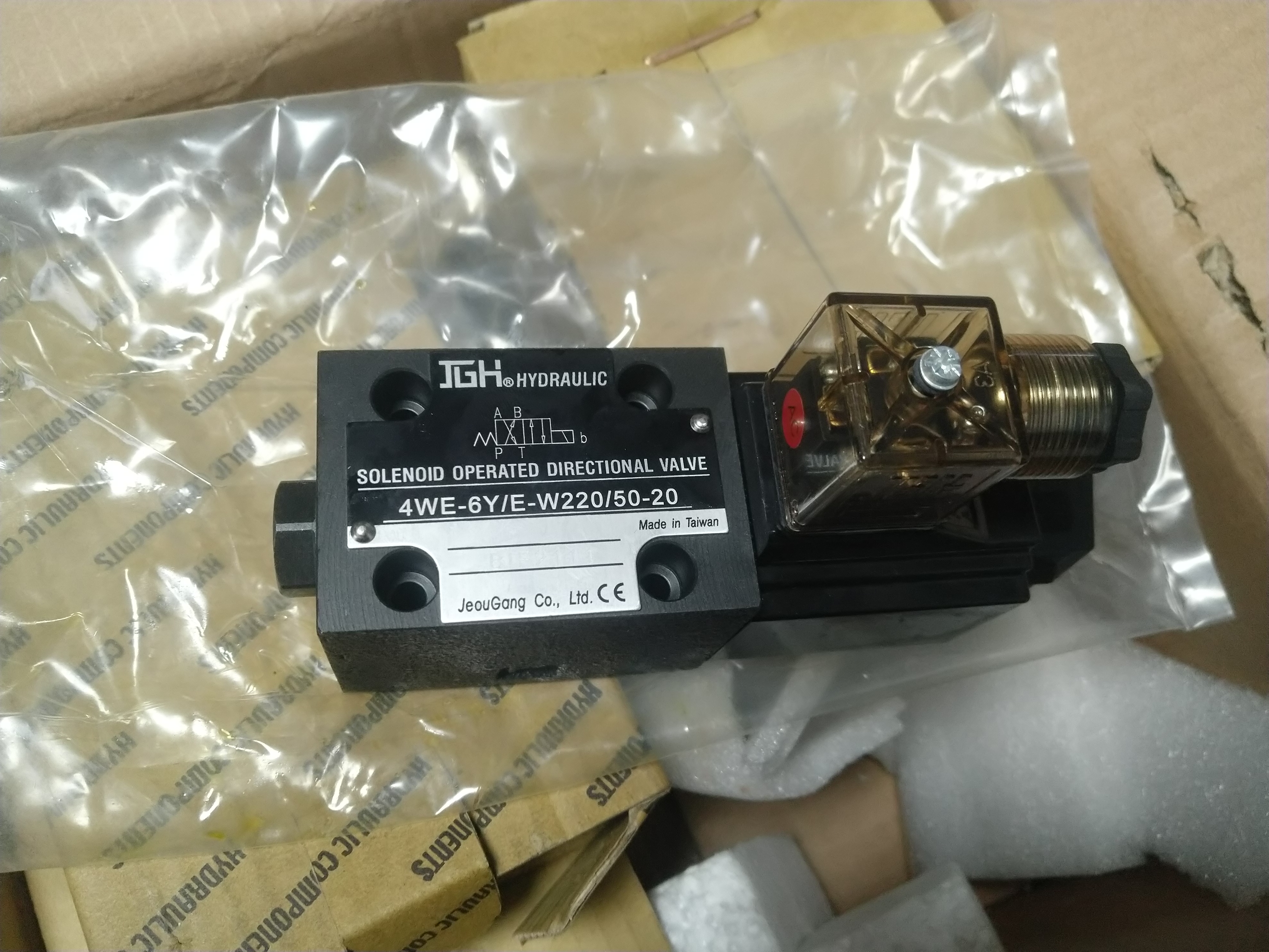 台湾JGH久冈4WE-6-Y/E-G24-20 4WE-10-G/E-G24-20注塑机电磁阀