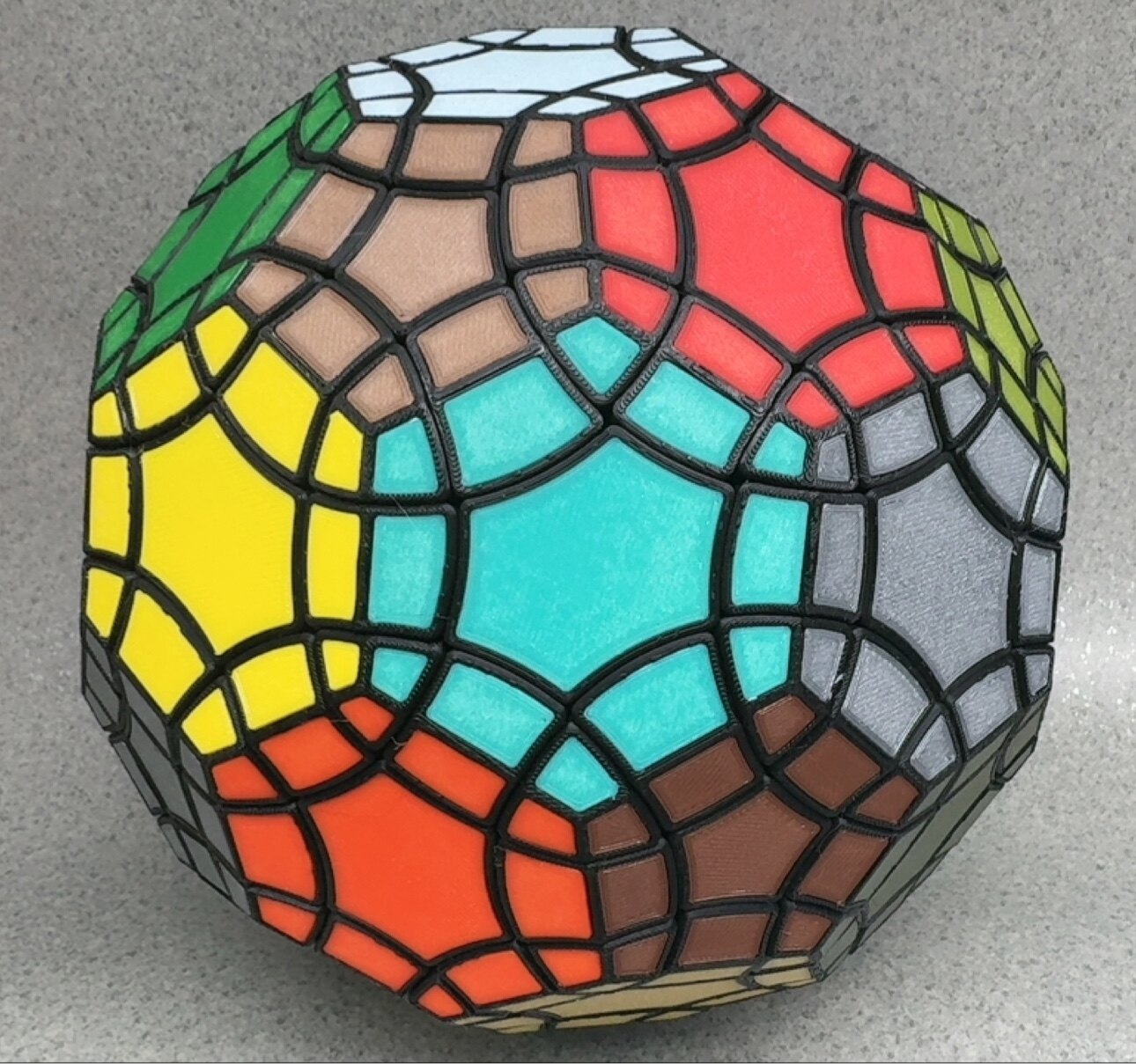 #101-Curvy Rhombic Tuttminx - 防非法斜足球魔方-DIY-FDM版本