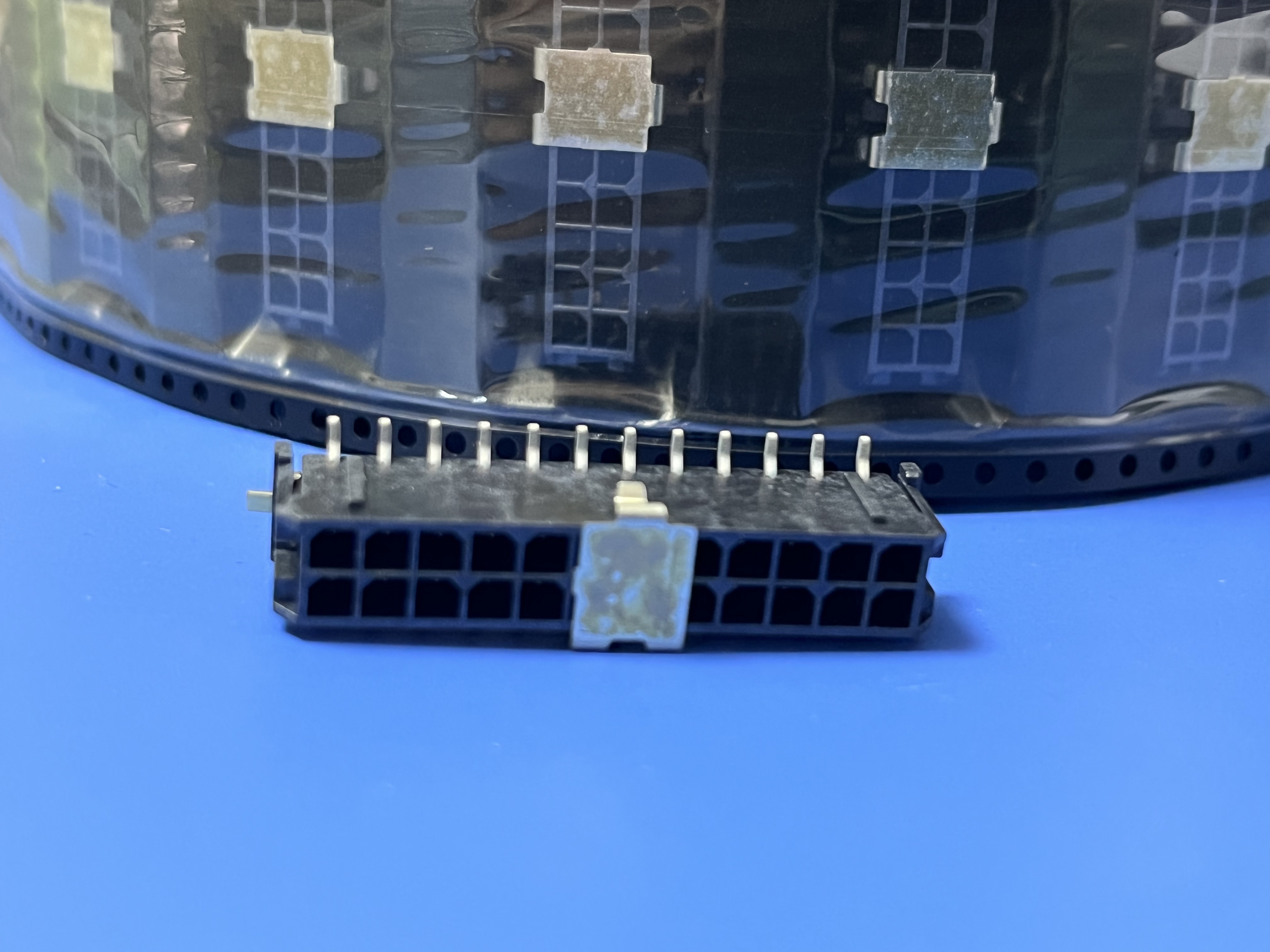 MOLEX 43045-2420 0430452420 间距3.0 2*12P 立贴 表面金针 定位