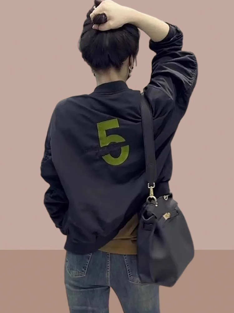 黑色棒球服外套女春秋季2025新款宽松大码小个子短款休闲夹克上衣