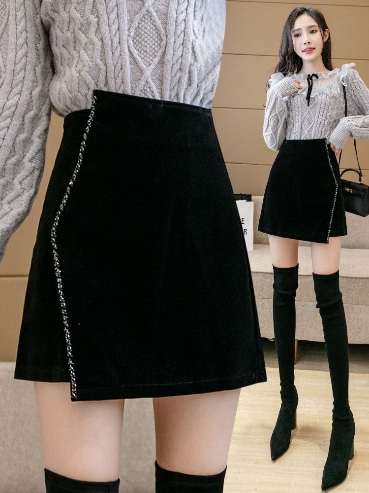 金丝绒黑色半身裙女秋冬2025年新款高腰a字短裙小个子一步包臀裙