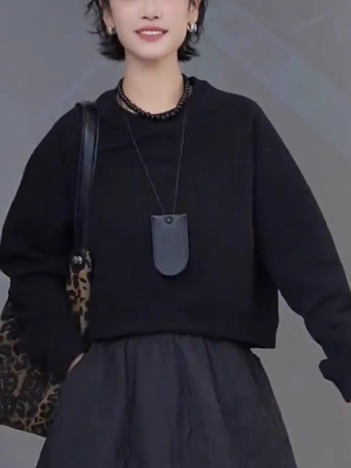 圆领卫衣女春秋季薄款2025新款宽松慵懒风时尚洋气小个子短款上衣