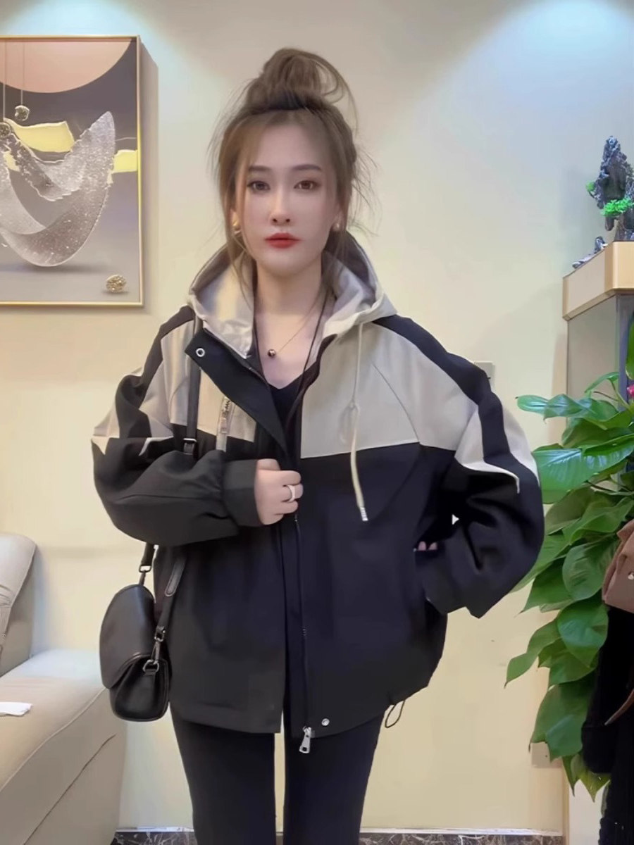 连帽冲锋衣外套女春秋薄款2025新款宽松大码小个子棒球服夹克上衣