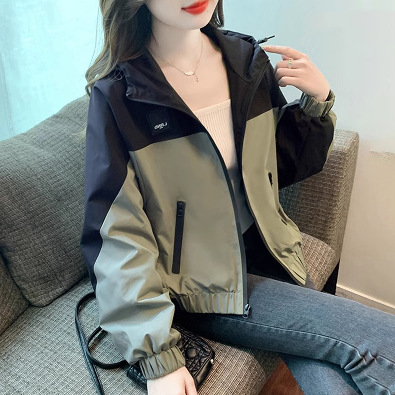 撞色连帽冲锋衣外套女秋冬季2025新款宽松小个子休闲夹克开衫上衣