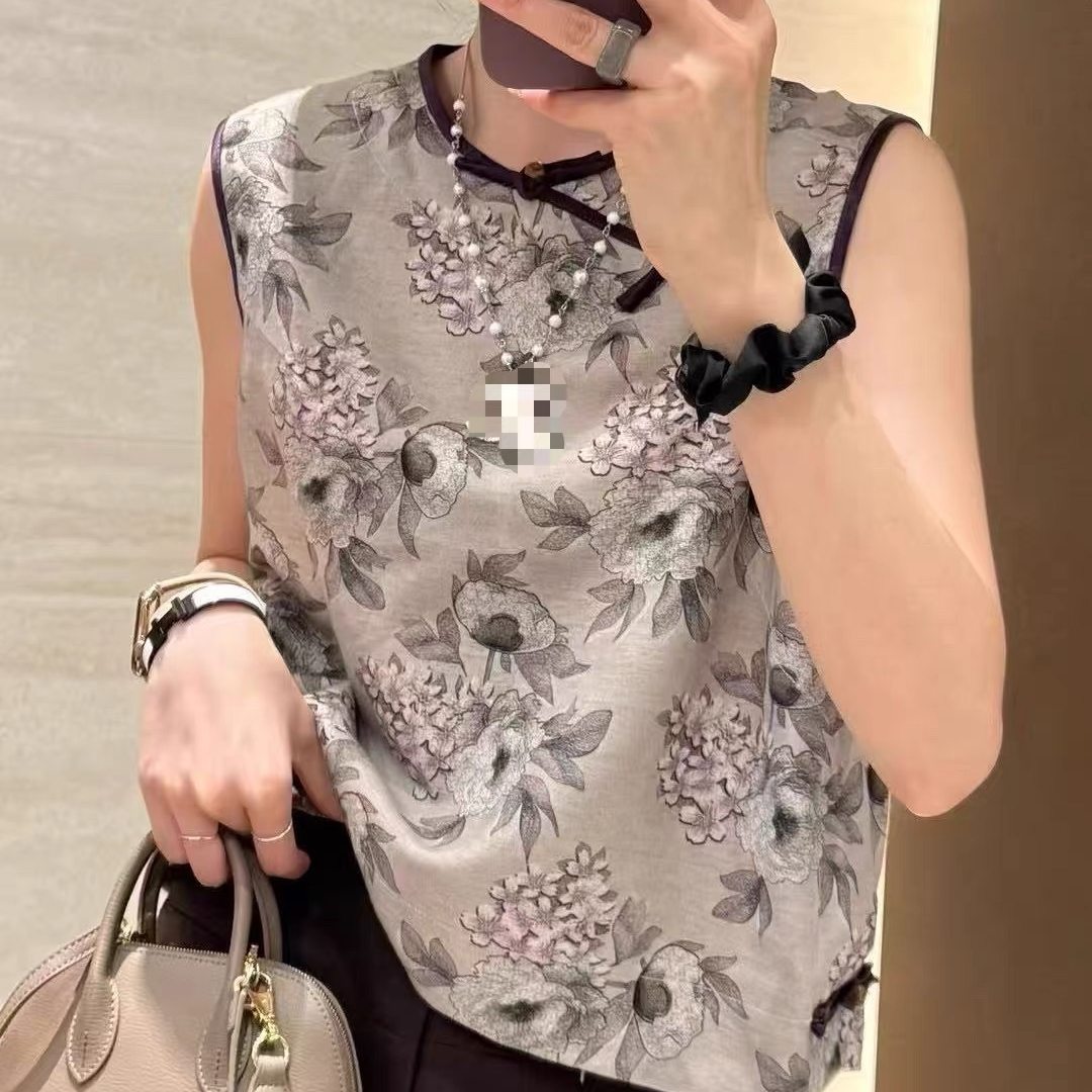 2025秋季浅灰色v+.com时尚马甲