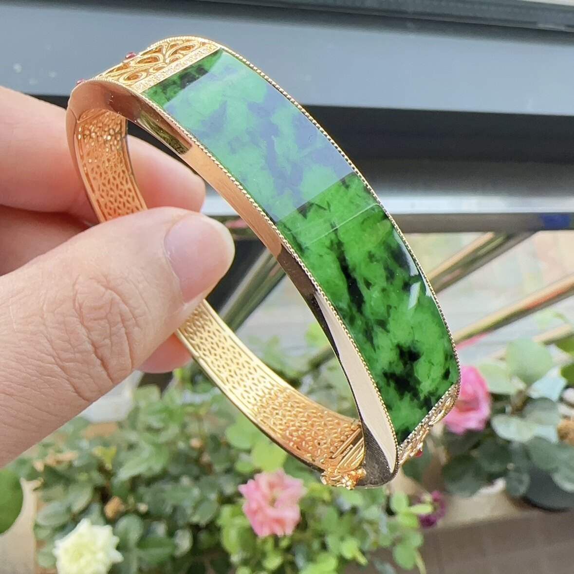天然A货翡翠玉手镯冰种阳绿辣绿色弯条18K金定制镶嵌活口贵妃镯