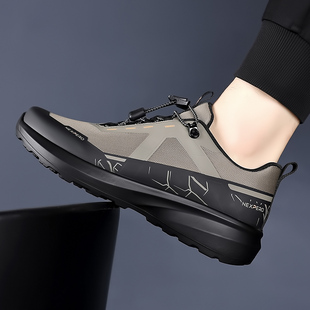 男鞋2026新款今年流行爆款运动鞋春季款百搭轻便潮流透气休闲鞋子