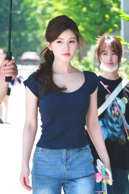 露思同款大领口短袖T恤