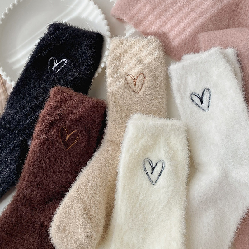 爱心刺绣毛绒袜子女加绒加厚冬季