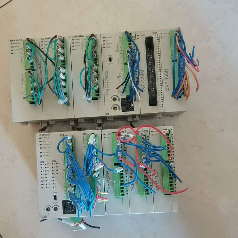 （议价）台达PLCDVP28SV11T2/DVP04DA-SL