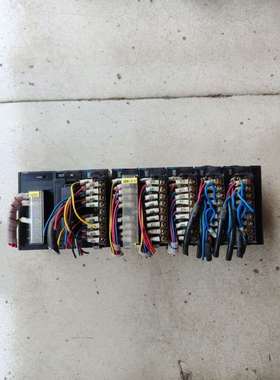 欧姆龙PLCAD081-V1DA08C拆机的外壳有破