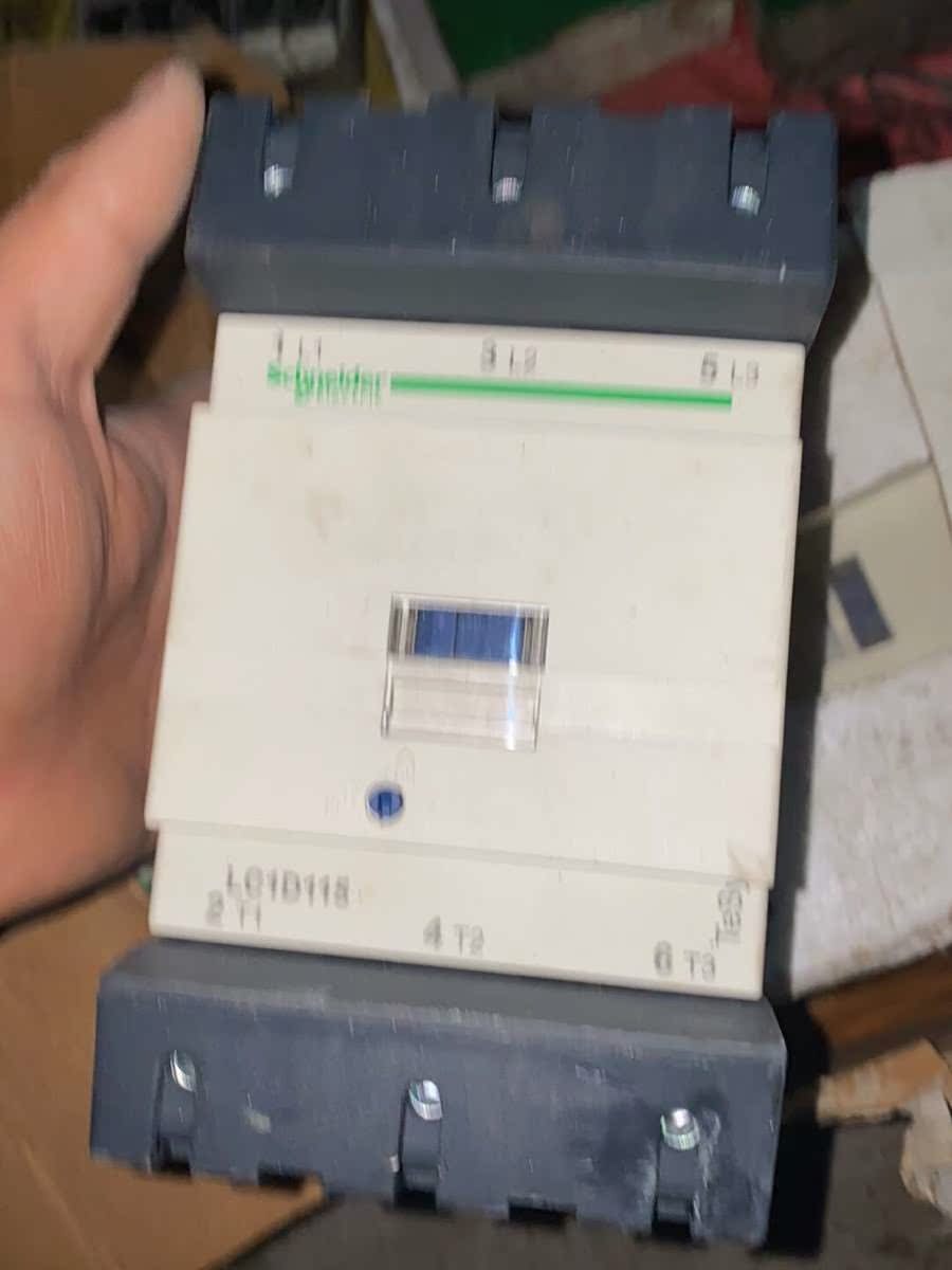 施耐德接触器LC1D115俩台LC1D150俩台,未用,
