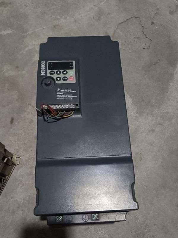 NZ200T-22GY-4众辰变频器22千瓦空压机上拆机 议价