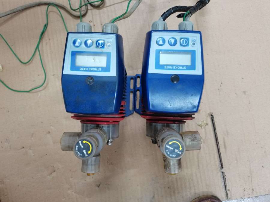 （议价）拆机日本易威奇iwaki电磁计量泵EHN-B11VC1R包