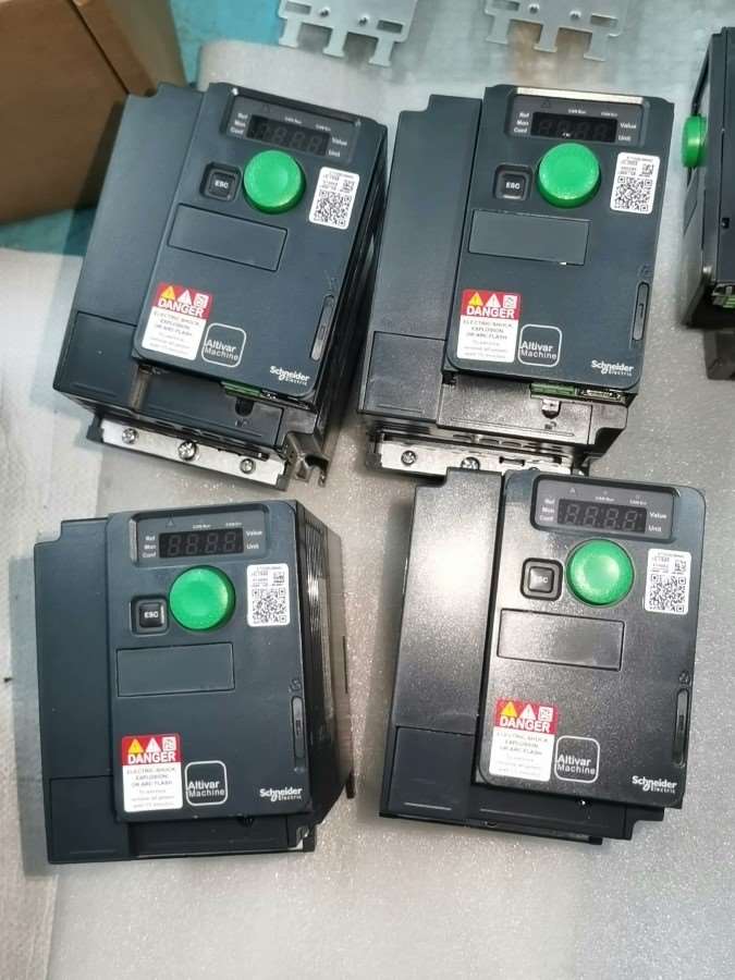 施耐德变频器ATV320U06N4C.55KW9.9