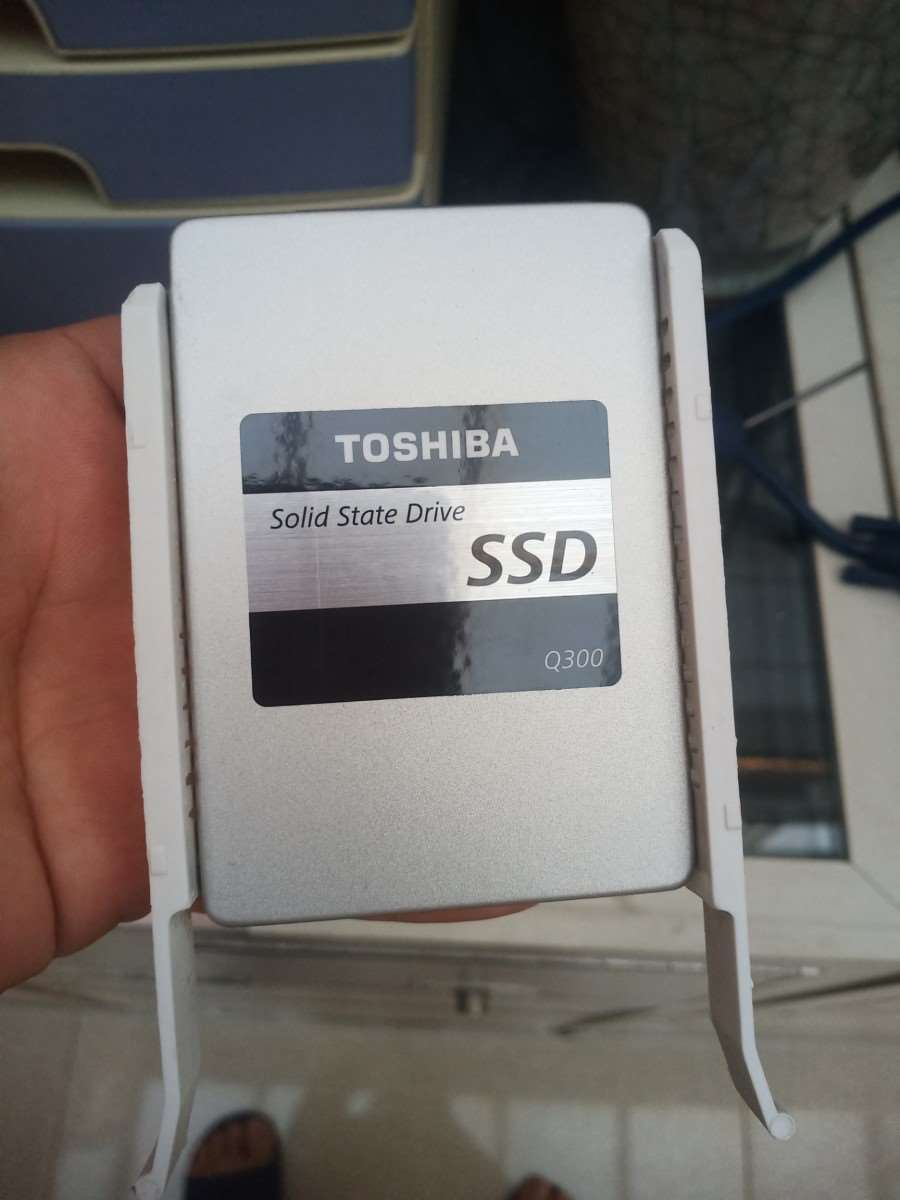 东芝240g固态硬盘,拆机,正常使用 议价