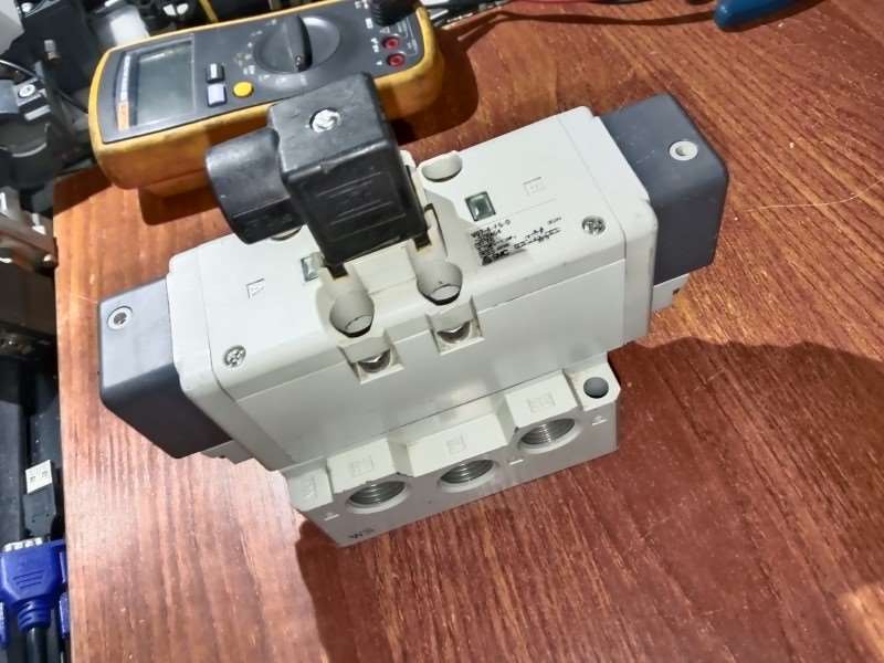 SMC电磁阀VQ7-8-FG-D-3ZRA04外观非常好