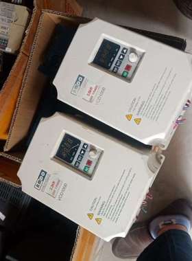 安达变频器VCD1000F2S0022B 220V 实物图