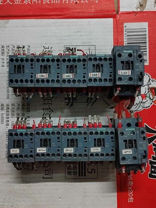 西门子接触器3RT6028-1AQ00380V两个
